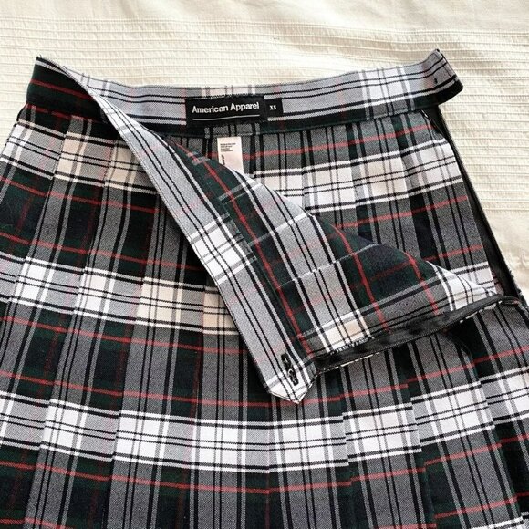 AMERICAN APPAREL BLACK WHITE RED PLAID HIGH RISE MINI PLEATED SKATER SKIRT - XS - Picture 6 of 9
